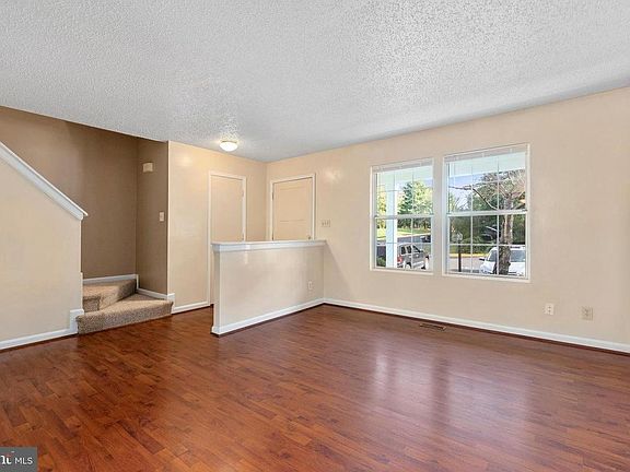 4th image of 609 Knollwood Ct