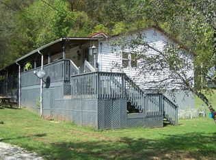 3279 Garfield Rd, Palestine, WV 26160