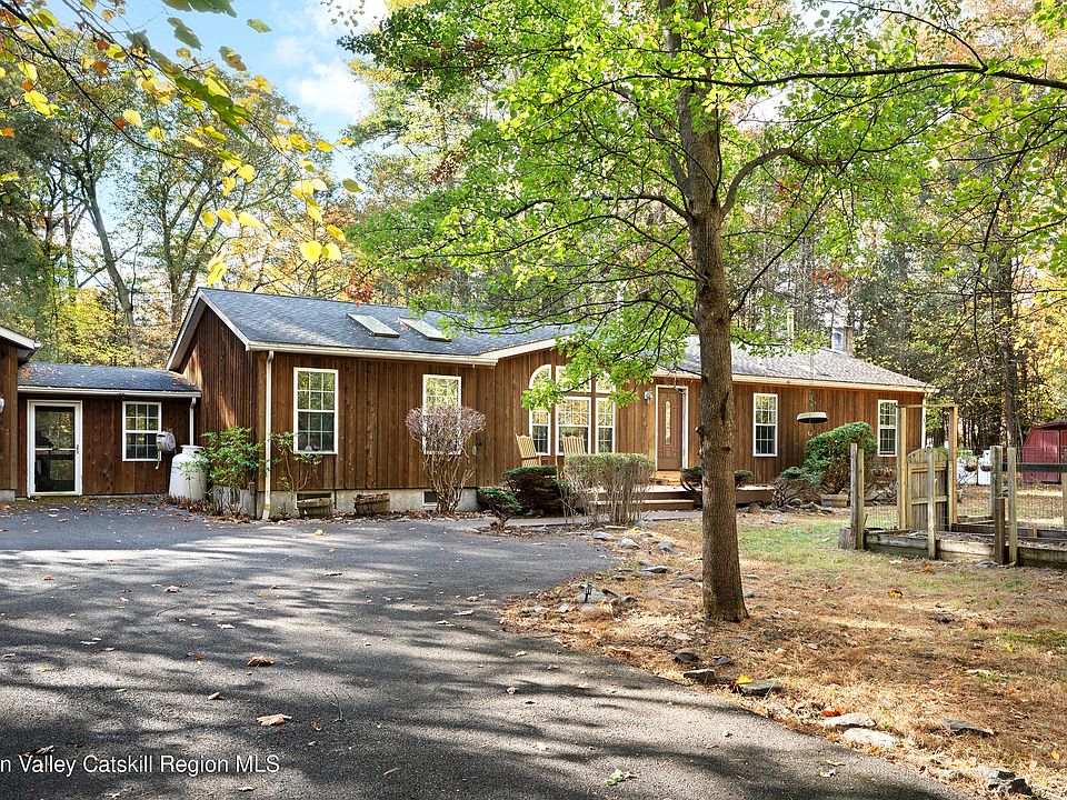 1st image of 65 Cobble Creek Road