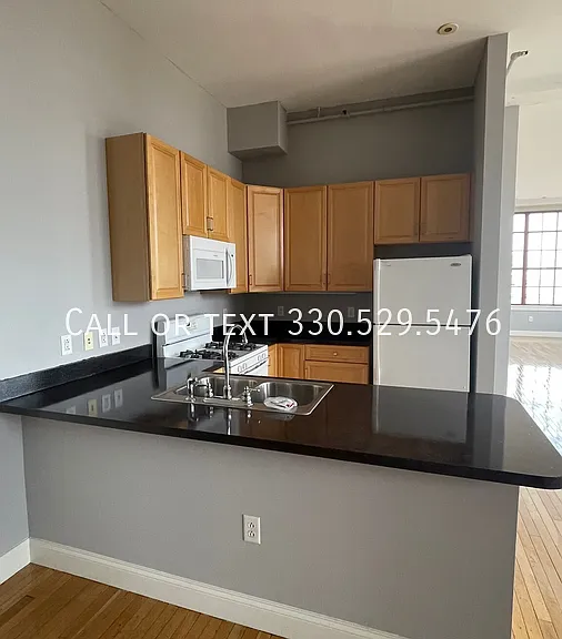 2404 Prospect Ave — Photo 1