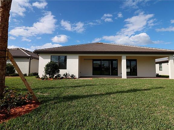 4th image of 736 SE Boboli Way
