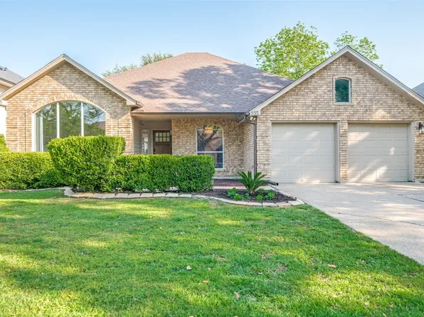 332 Clayton St, Grand Prairie, TX 75052
