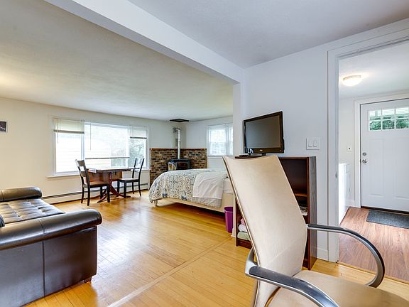 5th image of 44 Lakewood Dr #1