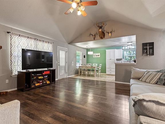 5th image of 7 Brandon Ln