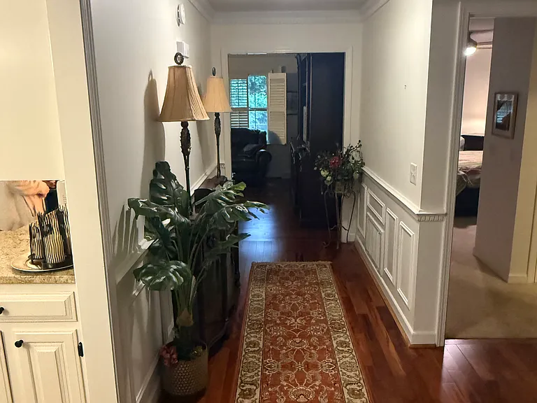 1614 Sandy Holw — Photo 4