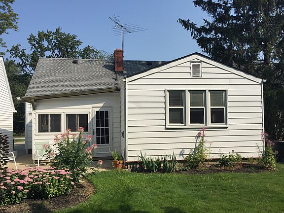 2nd image of 37702 Sharpe Ave