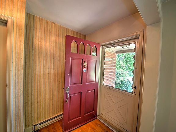 5th image of 1667 Laurel Hill Rd