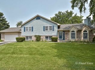 115 Lee Ann Ln, Woodstock, IL 60098