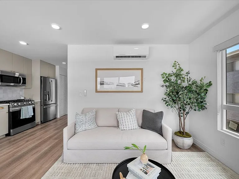 Hermosa 1803 LLC (TIC) — Photo 32