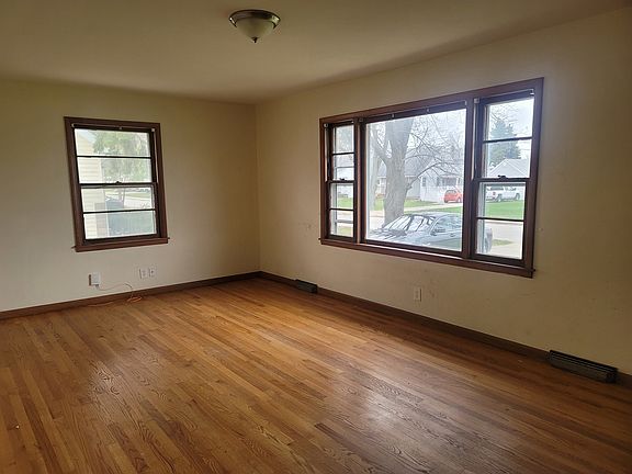 4th image of 22 S Adams St