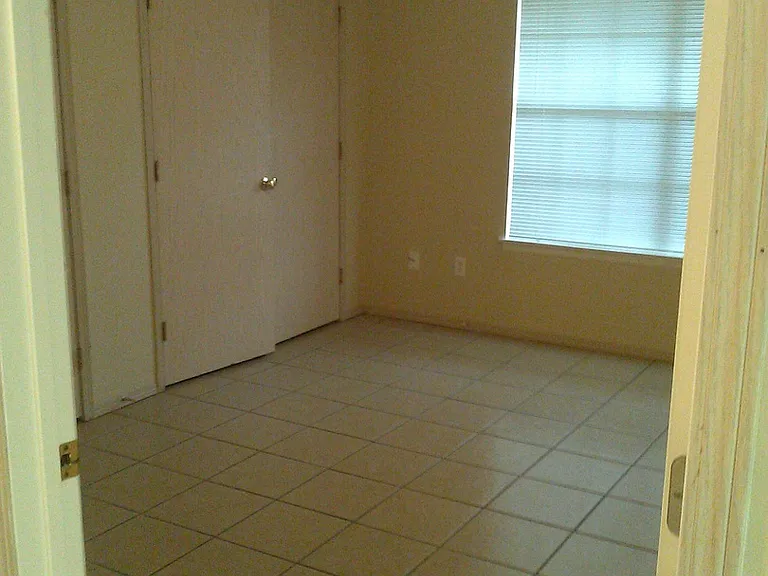 182-184 Southwinds Rd — Photo 7