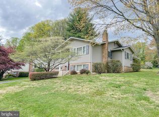 6114 Harmon Pl, Springfield, VA 22152