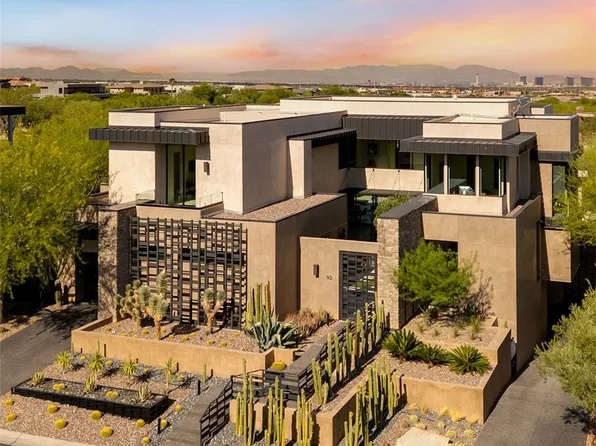 92 Sun Glow Ln, Las Vegas, NV 89135