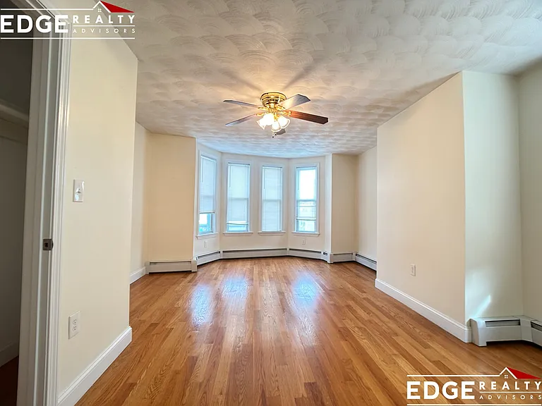 1092-1098 Cambridge St #1094 — Photo 2