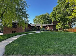 2308 High St, Beatrice, NE 68310