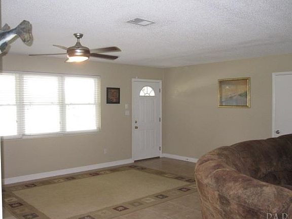 4th image of 4611 Deerfield Dr