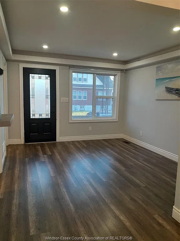3 bed, $2,200 — Photo 2