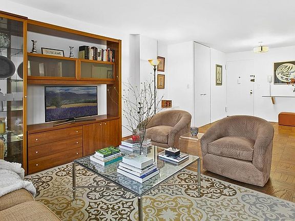 2nd image of 16 W 16th St #12UN-TN