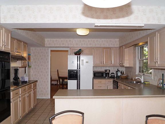 4th image of 4680 W Princeton Ave