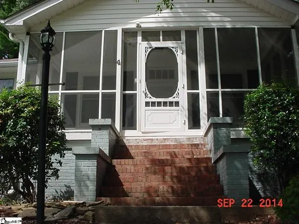 4 Slater Rd, Slater, SC 29683