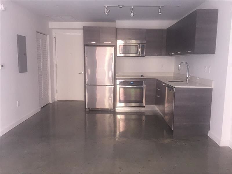 1st image of 151 NE 1st St #5