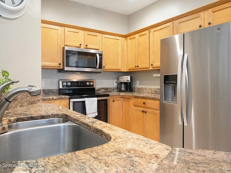 101 Majestic Bay Ave — Photo 24