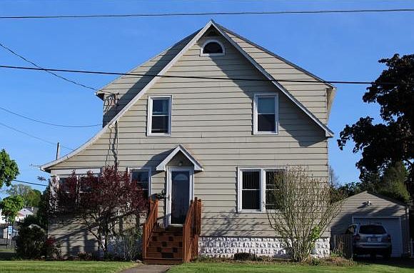 1st image of 4 Davis Ave