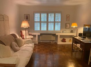 1730 W Abingdon Dr APT 102, Alexandria, VA 22314