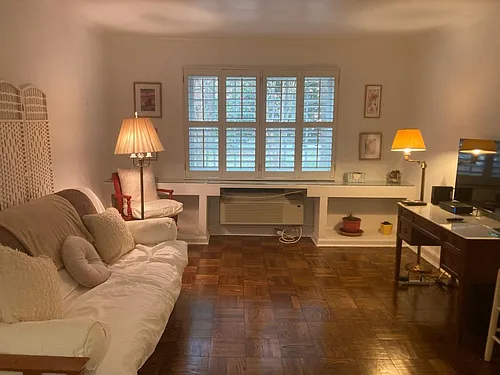 1730 W Abingdon Dr #102 Photo 1