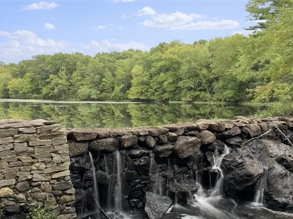 17 Bristol Town Road, Southbury, CT 06488