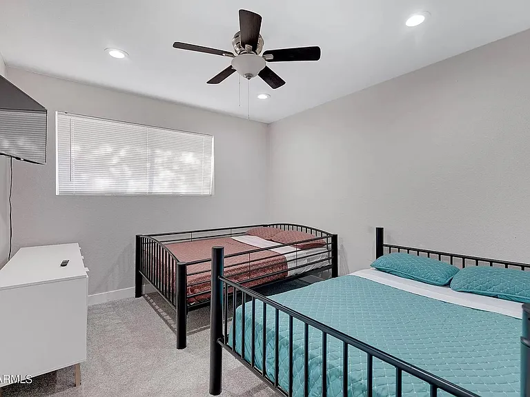 1834 E Alameda Dr — Photo 14