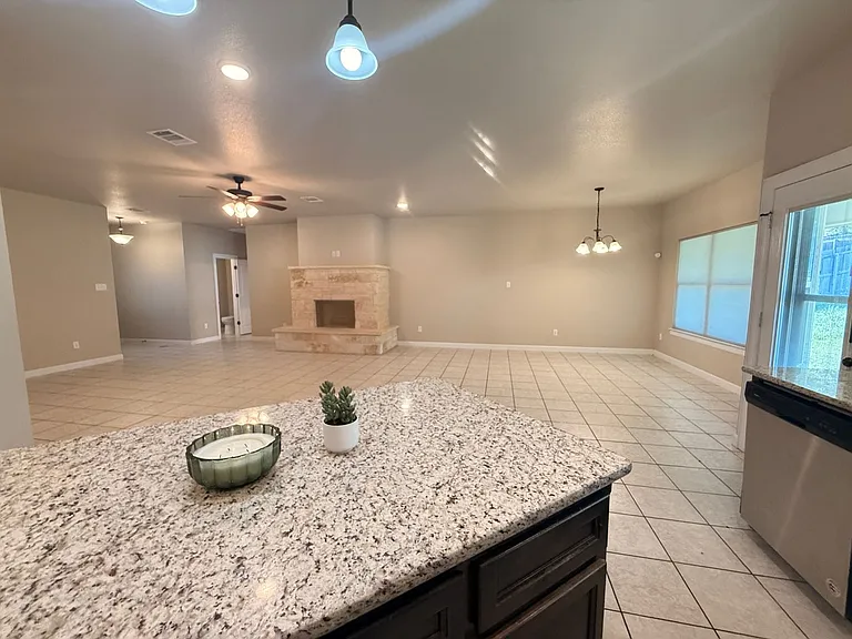 1412 Justice Dr — Photo 6