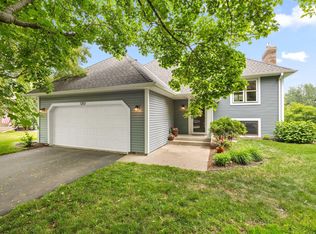 1207 Silverwood Rd, Woodbury, MN 55125