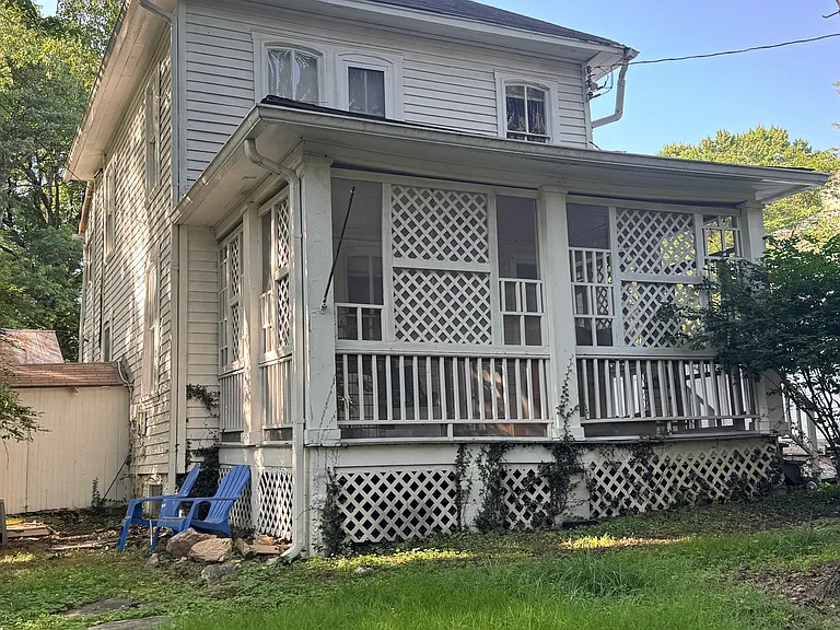 2758 Chain Bridge Rd — Photo 2