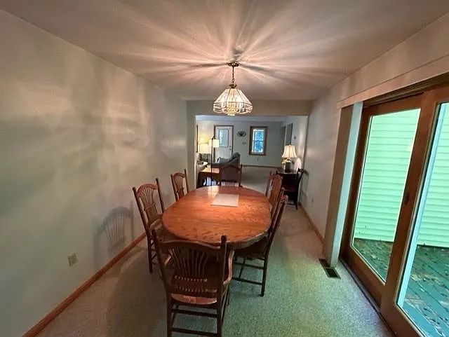 3 bed, 3.0 bath, 1720 sqft, $1,850 — Photo 3