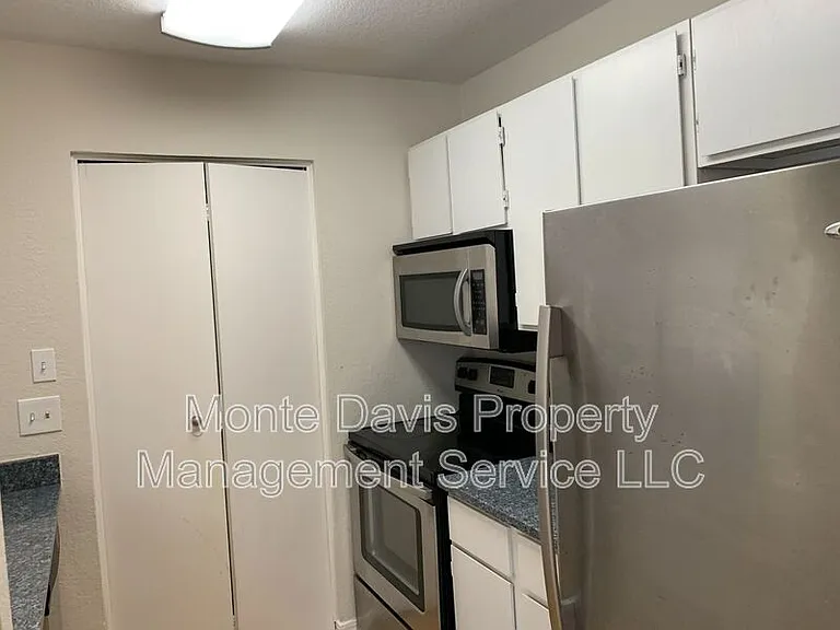 513 S Park Dr #103 — Photo 9