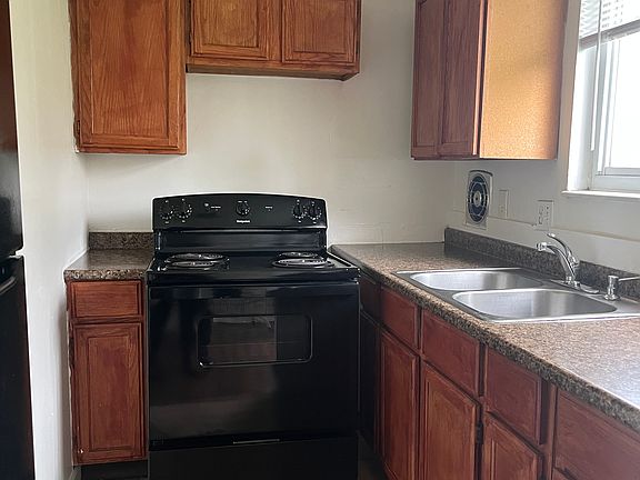 3rd image of 1579 Meredith Dr Unit 8