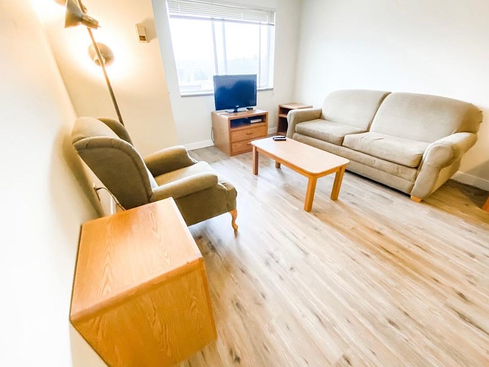 1st image of 211 1st St NE APT 412