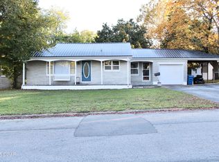 702 E Centennial Ave, Carthage, MO 64836