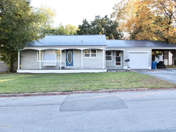 702 E Centennial Ave, Carthage, MO 64836