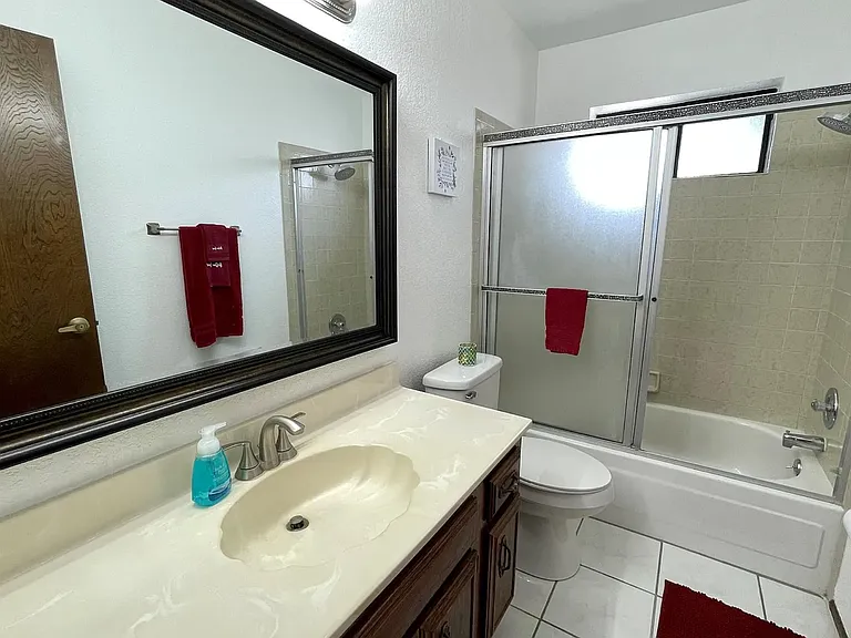 264 Acoma Blvd S — Photo 11