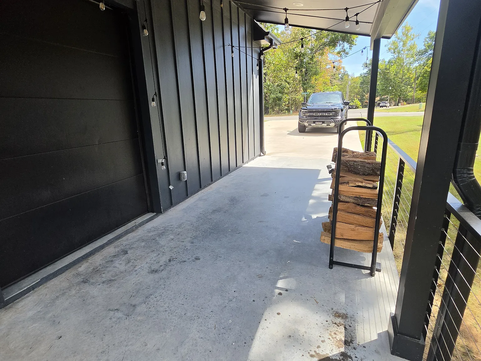 3 bed, 1374 sqft, $2,300 — Photo 3