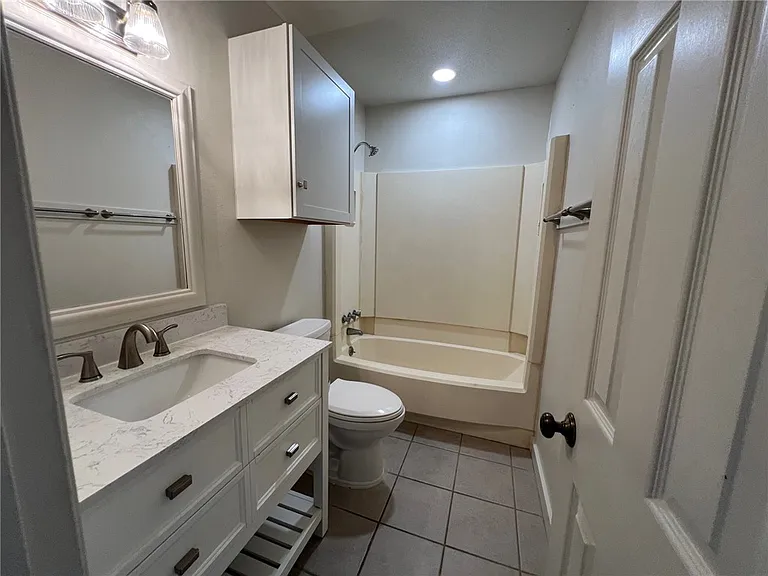 806 Natalie St #D — Photo 6