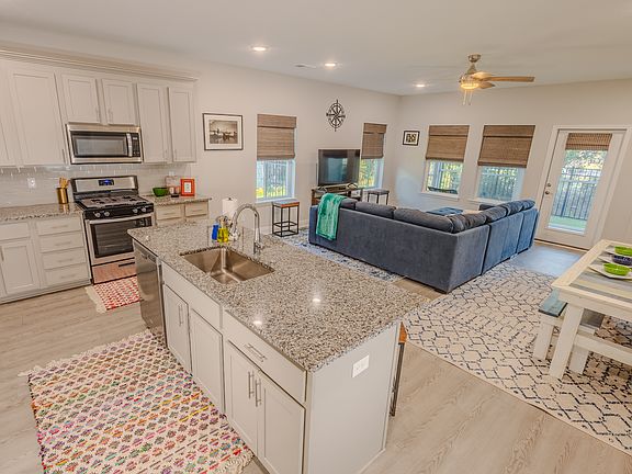 5th image of 149 Mosaic Dr