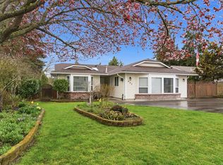 652 Ermineskin Ave, Parksville, BC V9P 1G2