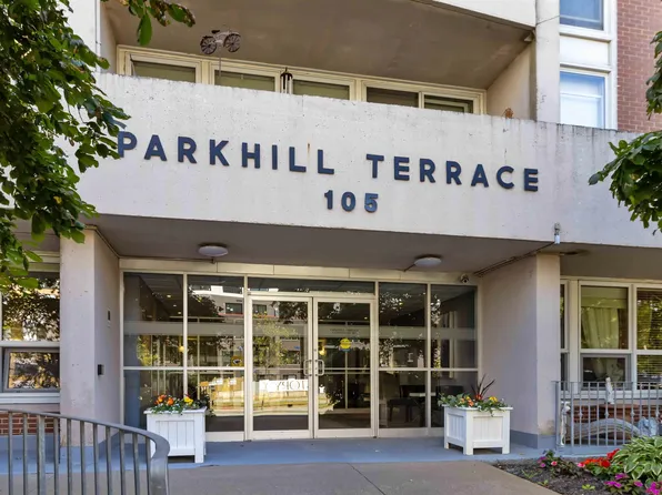 105 Dunbrack St #109, Halifax, NS B3M 3G7