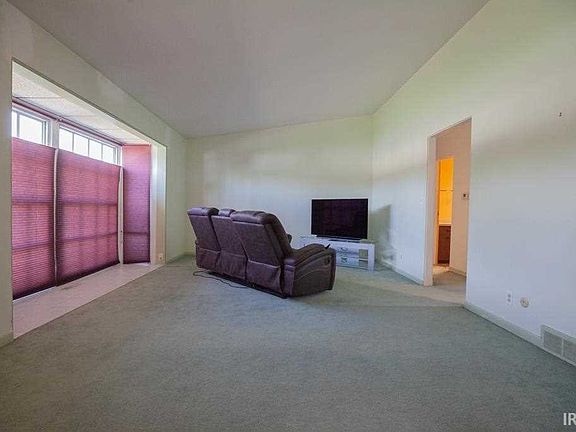 2nd image of 1417 Olympic Ct