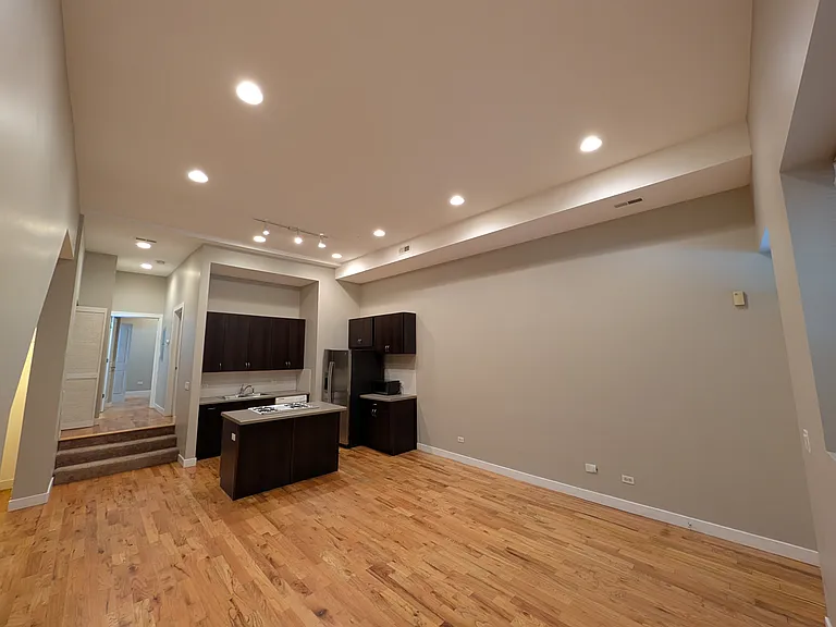 1463 W Huron St #1F — Photo 15
