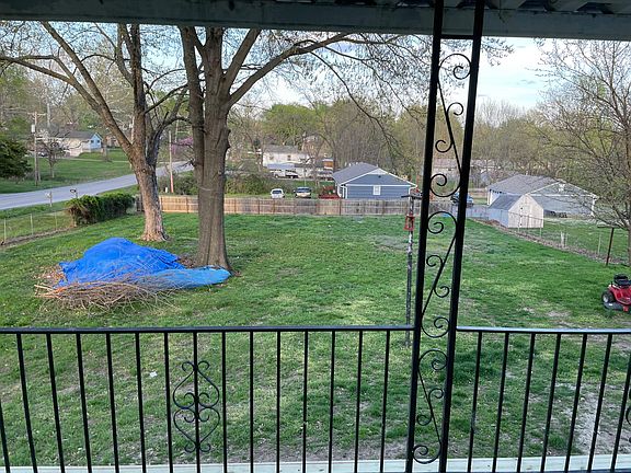 4th image of 605 S 81st St