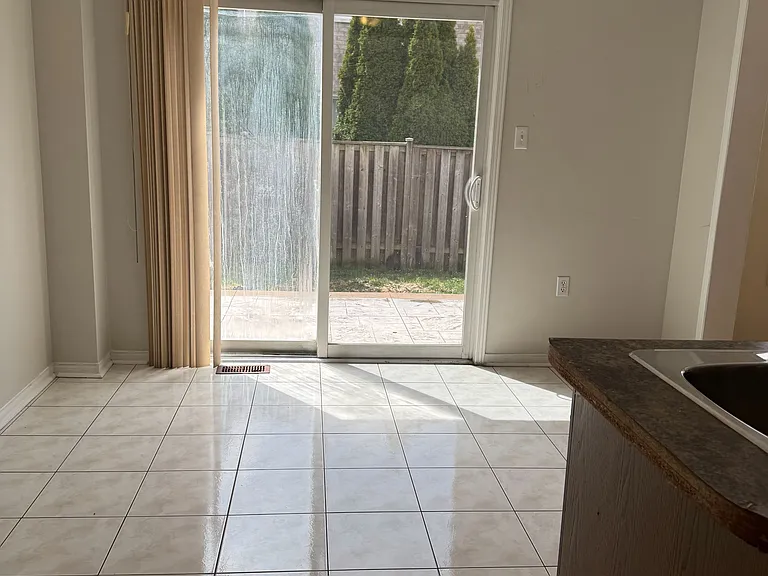 58 Brentcliff Dr #UPPER — Photo 22